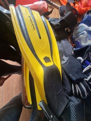 Equipo de pesca submarina. Buceo.