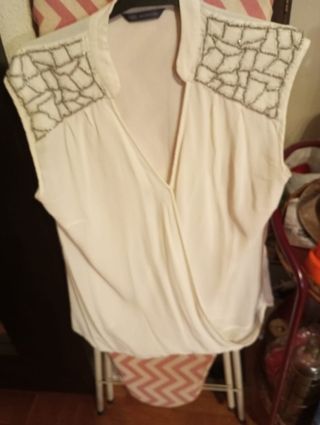 Blusa Mango blanca talla M muy mona
