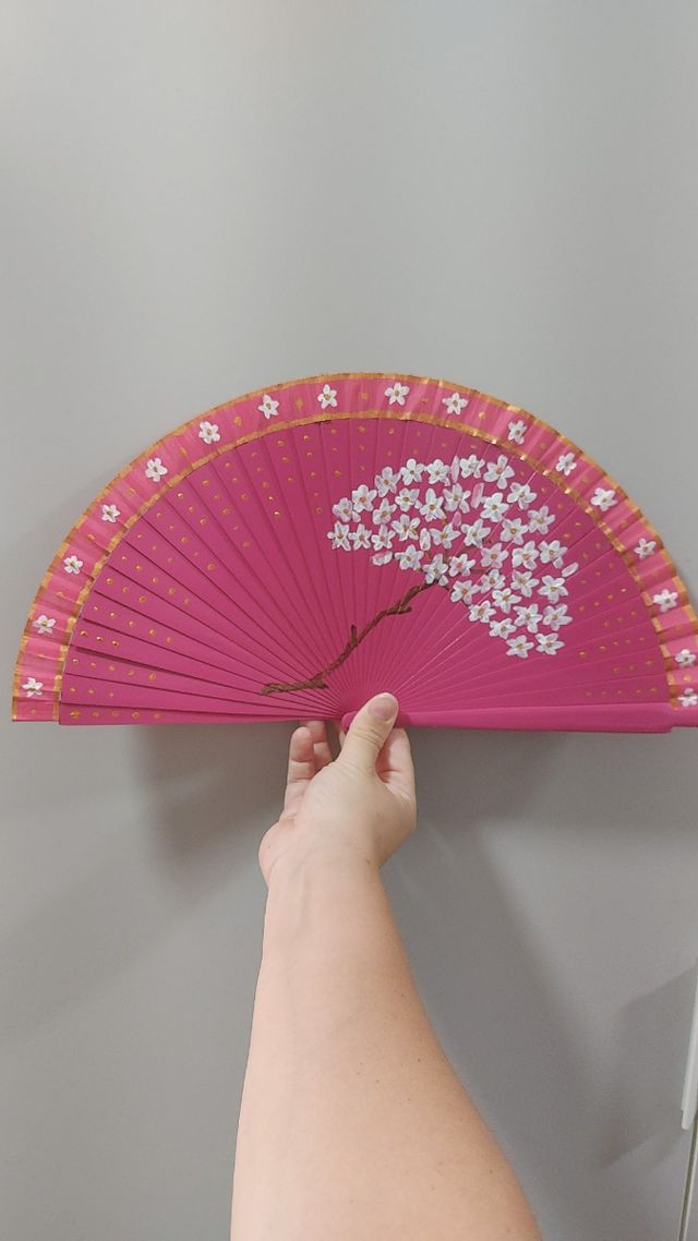 ABANICOS PINTADOS A MANO  Se realizan bajo pedido