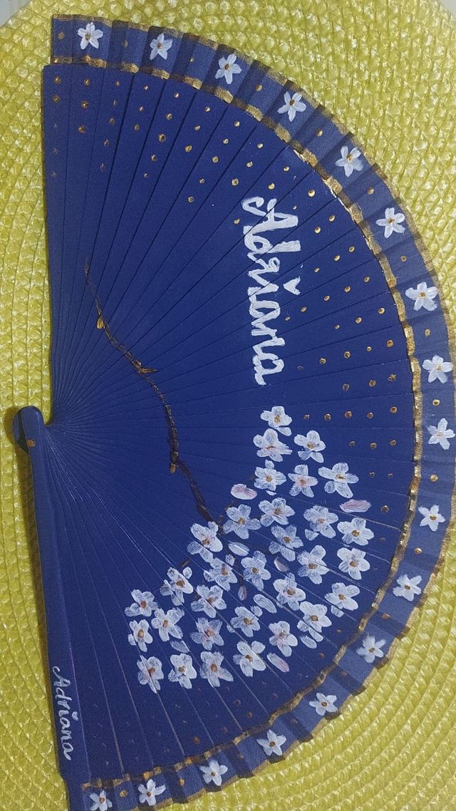 ABANICOS PINTADOS A MANO  Se realizan bajo pedido