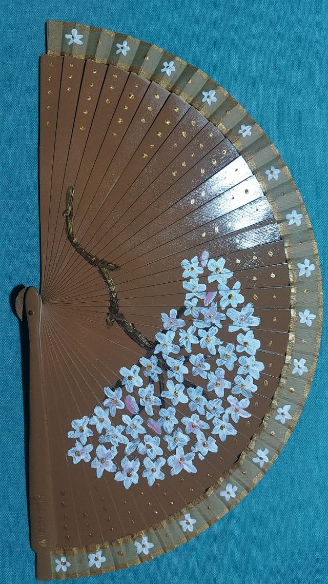 ABANICOS PINTADOS A MANO  Se realizan bajo pedido