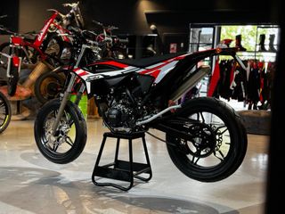 Beta RR 50 Black Supermotard