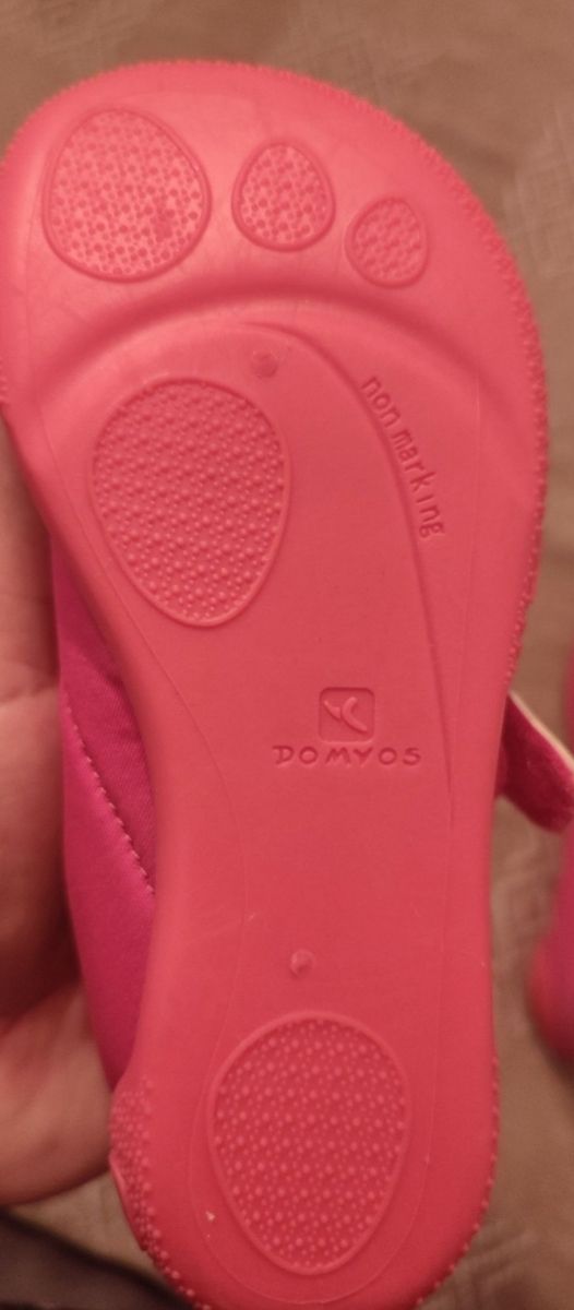 Chinelos de praia e ou piscina