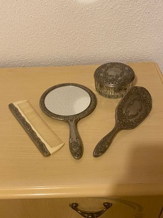 Juego de tocador antiguo bañado en plata