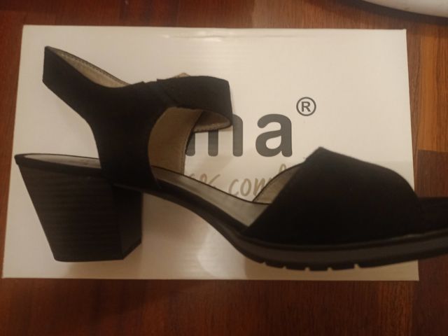 Sandalias de tacón para estrenar