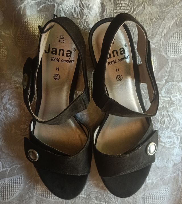 Sandalias de tacón para estrenar