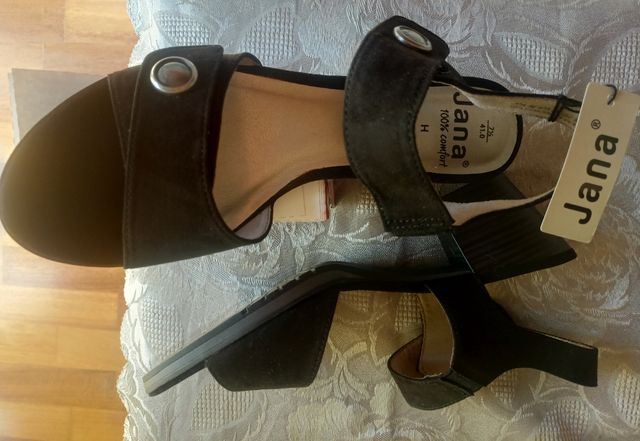 Sandalias de tacón para estrenar