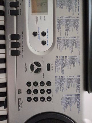 Teclado Casio LK 73