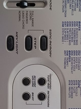 Teclado Casio LK 73
