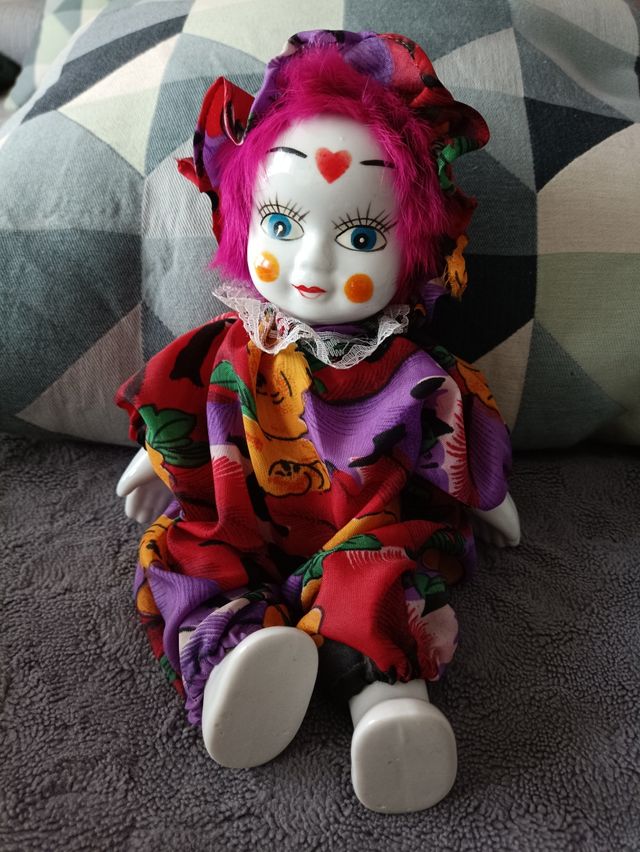 Muñeco de porcelana.