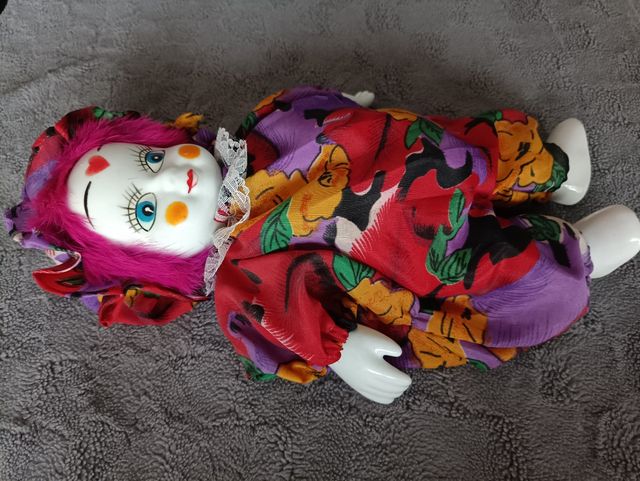 Muñeco de porcelana.