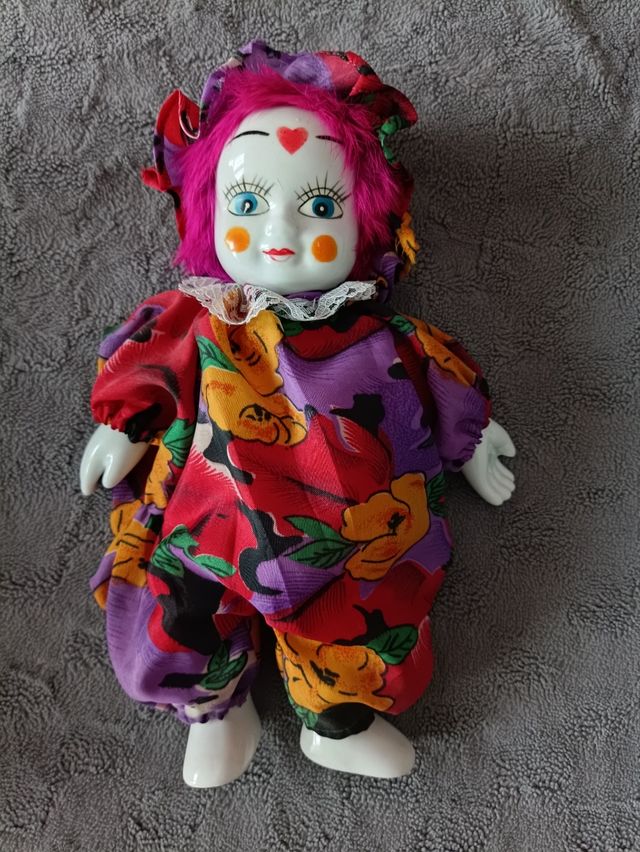 Muñeco de porcelana.