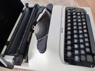 Máquina de escribir Olivetti