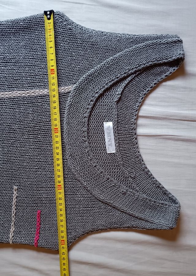 Top punto sin mangas