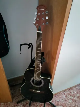 Guitarra acústica ,carbono.