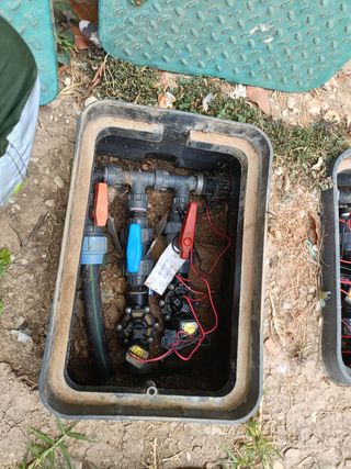 Riego aspersor goteo etc ..