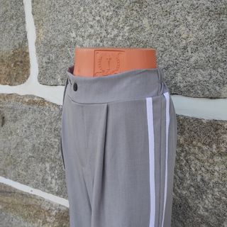 Calças tamanho único veste até XL 15€