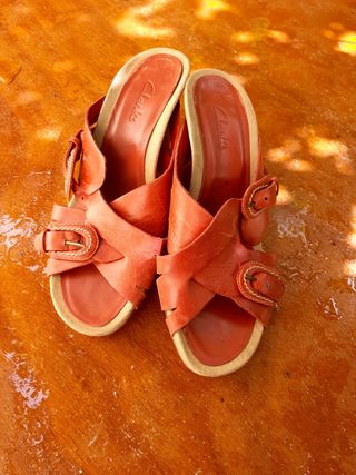 Sandalias ,son de piel