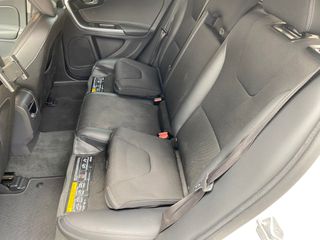 Volvo V60 Cross Country 2.4 d4 AWD 190cv Momentum 