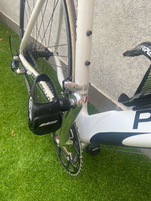 Bicicleta Pinarello de carbono.