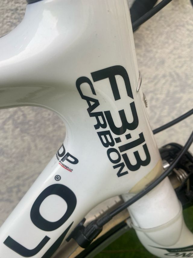 Bicicleta Pinarello de carbono.