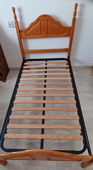 Cama individual de 90 cm.