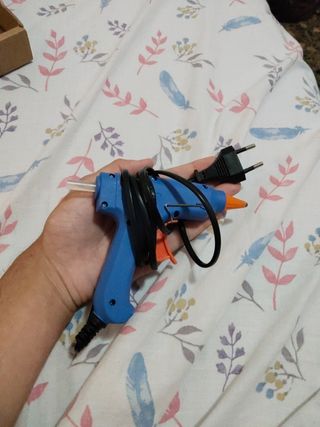 Pistola de silicona portátil