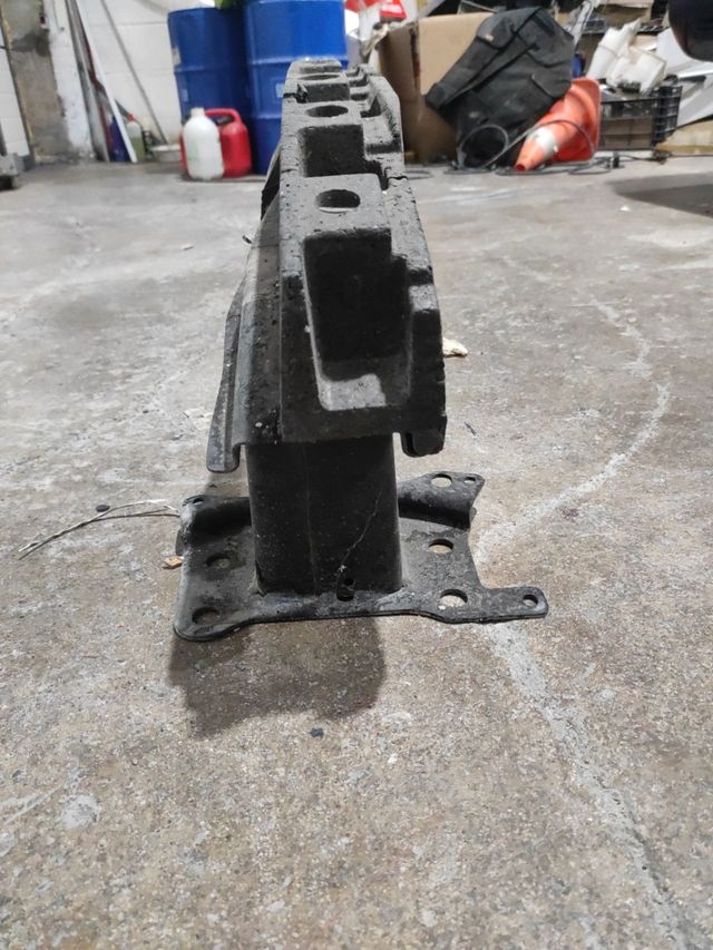 Refuerzo frontal VW T5