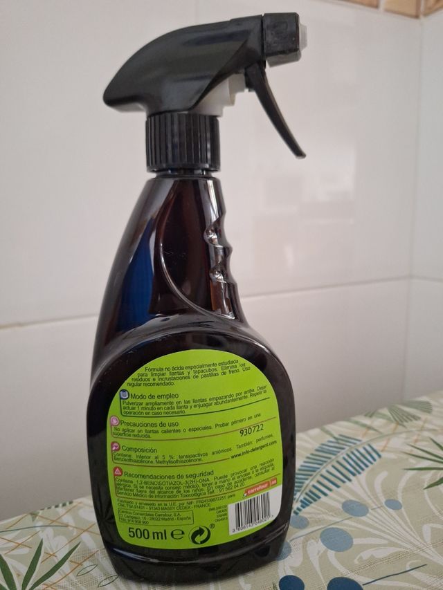 Spray de limpeza de pneus