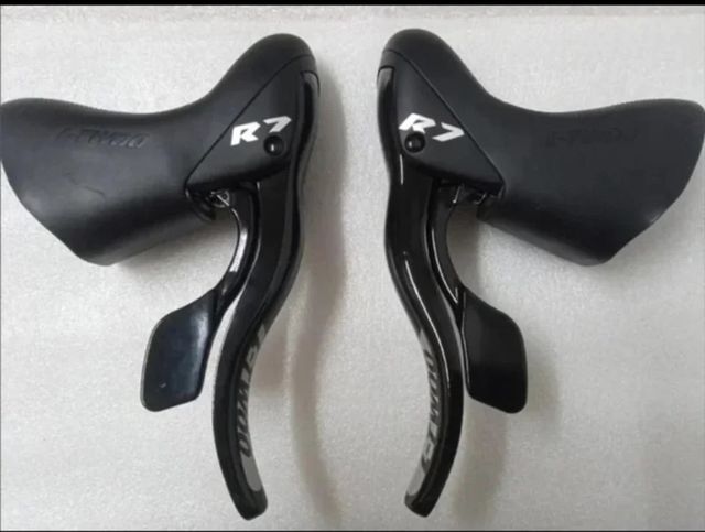 Manetas duales de cambio y freno 2x10 ve