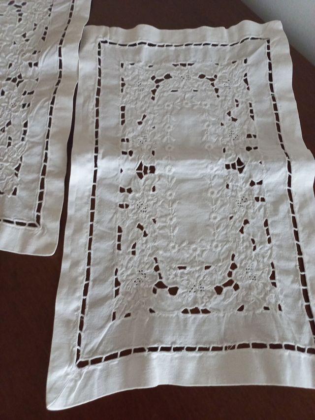 Due centrino antichi rintaglio