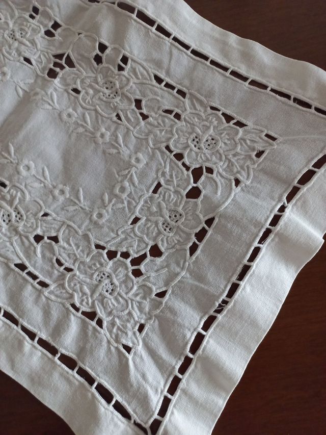 Due centrino antichi rintaglio