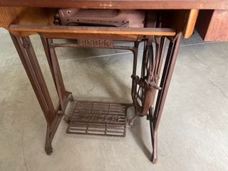 Máquina coser SINGER antigua