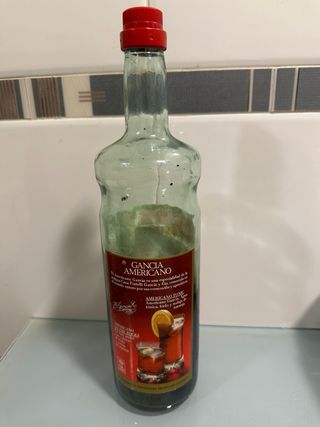 Antigua botella Americano Gancia
