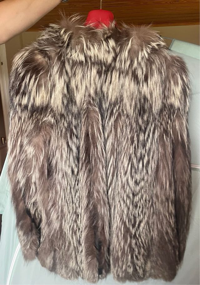Abrigo de piel zorro plateado