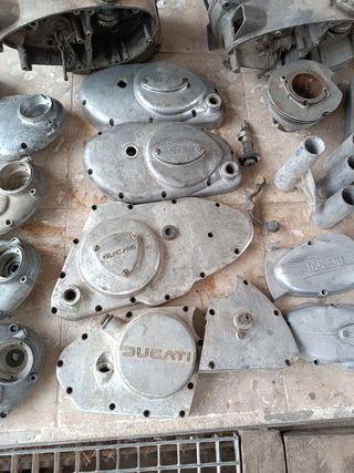 Tapas carte de Ducati 125 TS ,250road y 500