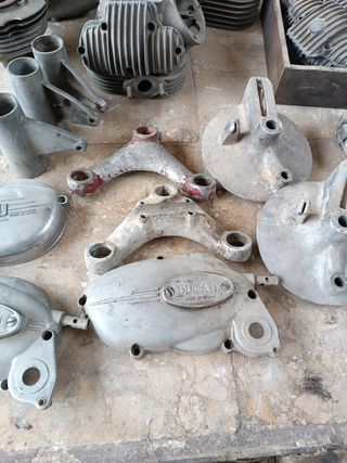 Tapas carte de Ducati 125 TS ,250road y 500