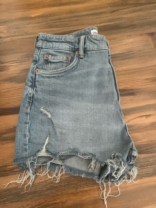 Pantalon corto