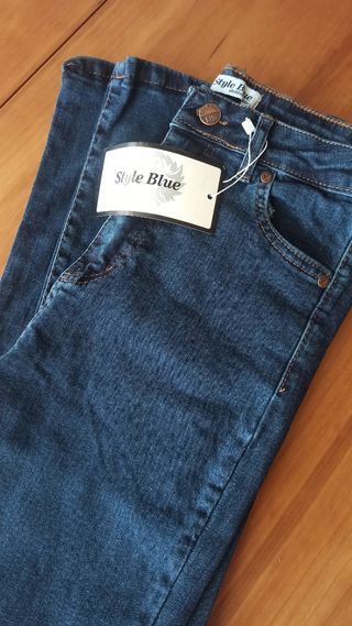 Pantalón vaquero acampanado