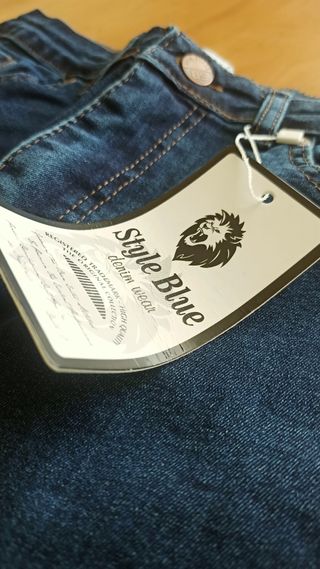 Pantalón vaquero acampanado