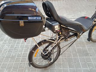 Bicicleta eléctrica reclinada