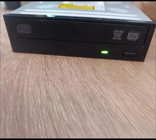 Memorias RAMs y lector de DVD y CD