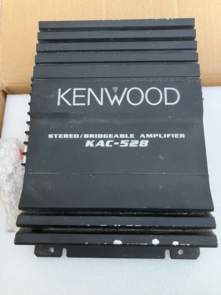 Amplificador Kenwood y altavoces