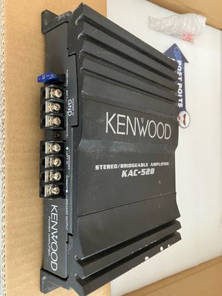 Amplificador Kenwood y altavoces
