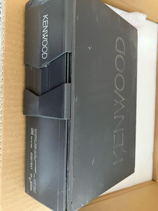 Amplificador Kenwood y altavoces