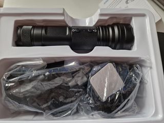 Mini Cámara Deportiva con Linterna.