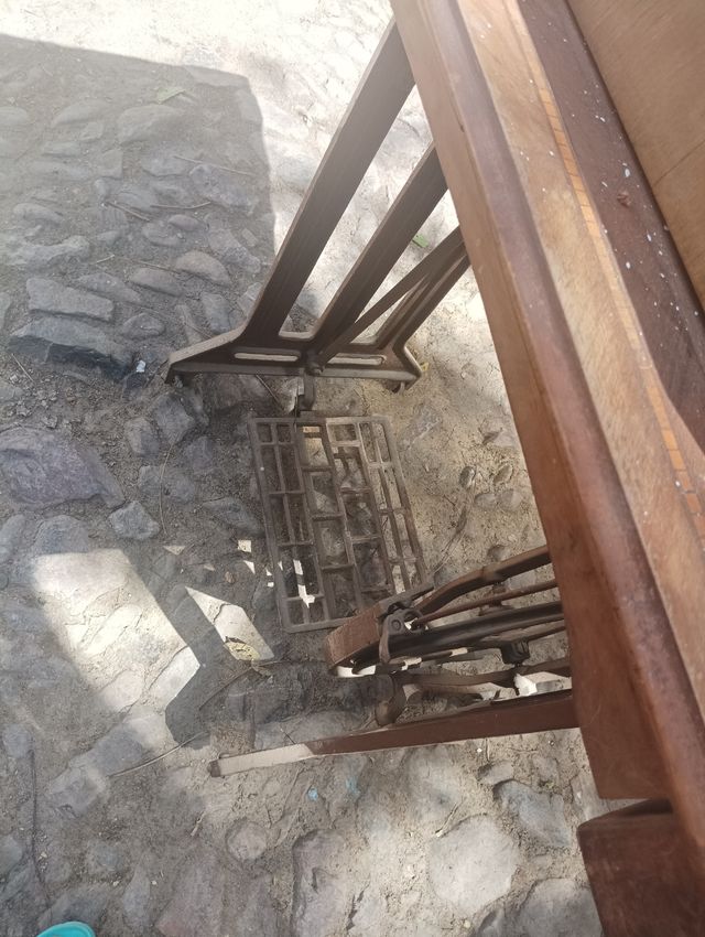 Se vende máquina de coser