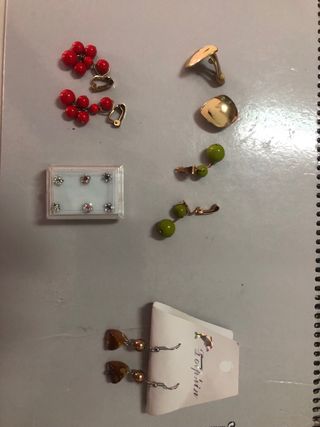 Collaresmedallas- pendientes algunos antiguos
