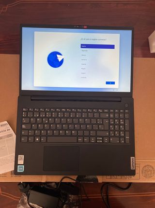 Ordenador portatil Lenovo V15 G2 IJL Nuevo