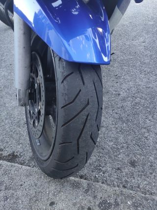 Neumatico delantero 120/70 r17